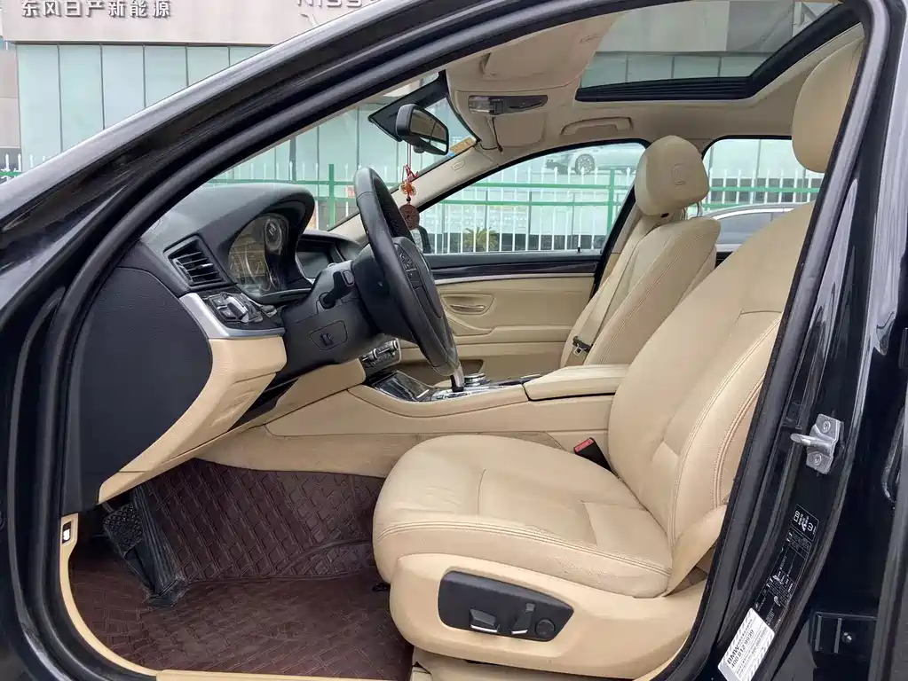 BMW 5 Series 2013 530Li Leading Model купить на сайте DeffCars