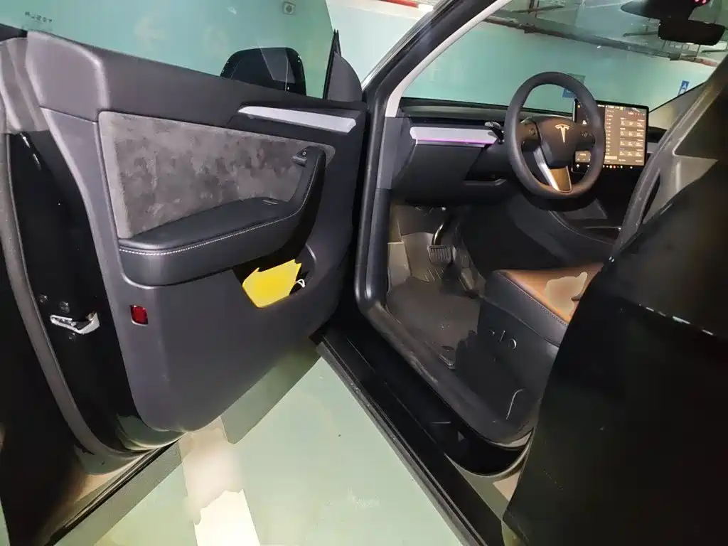 Model Y 2023 rear-wheel drive version купить на сайте DeffCars