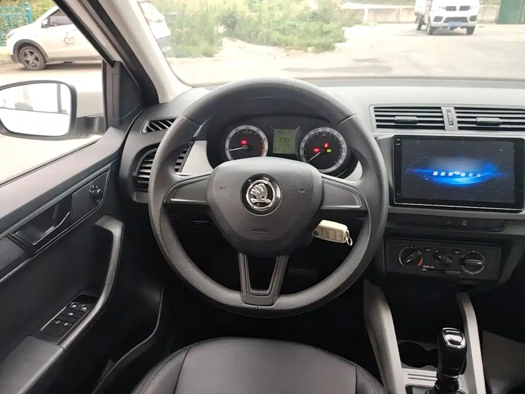 Fabia 2017 1.4L automatic car version купить на сайте DeffCars