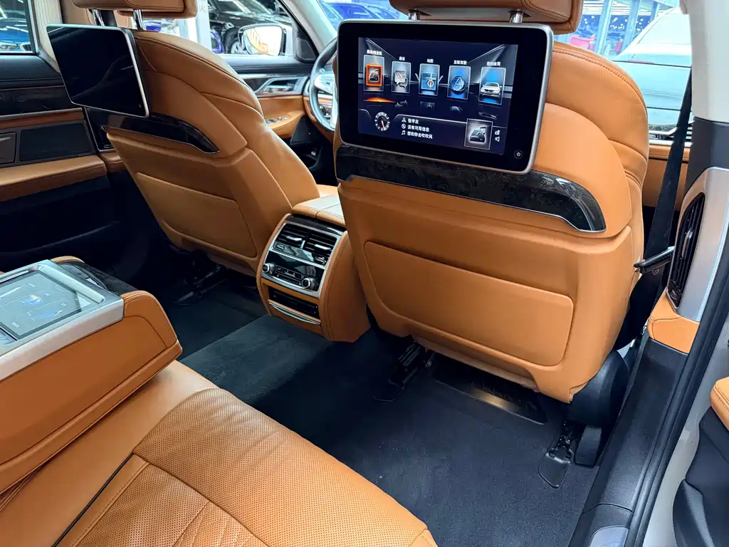 BMW 7 Series 2016 740Li Leading Model купить на сайте DeffCars