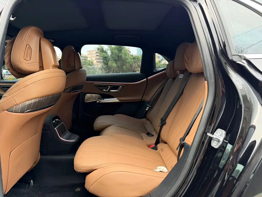 Mercedes-Benz E-Class 2024 E 300 L Luxury Model купить на сайте DeffCars