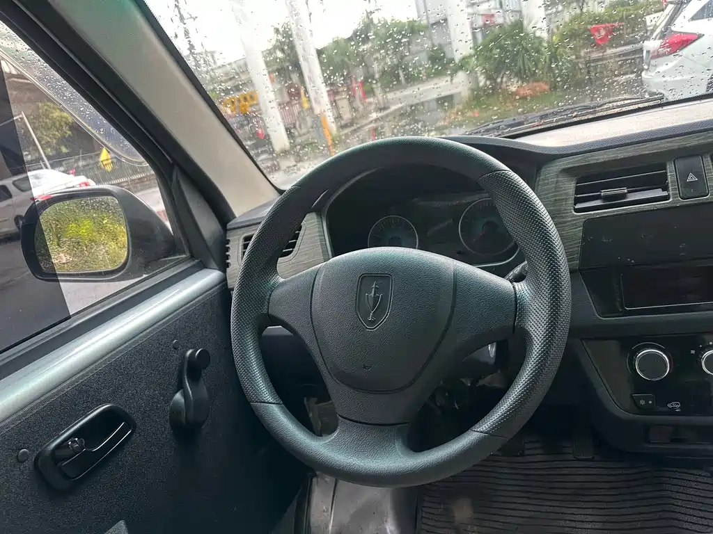 New Hiace X30L 2023 1.5L Fortune Edition Bus 5/6/7 Seats Central Air Conditioning Version SWC15M купить на сайте DeffCars