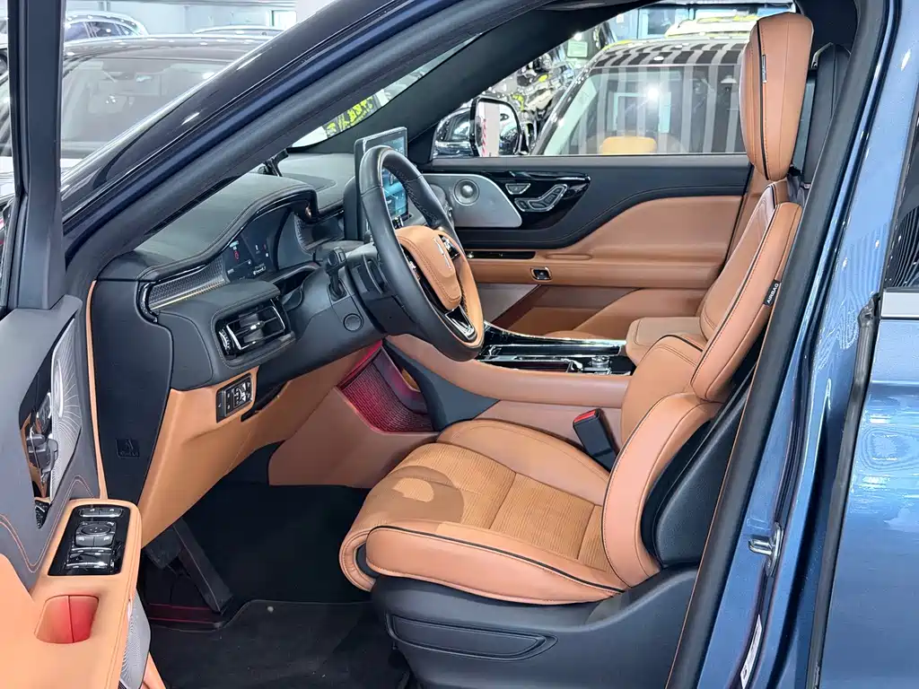 Aviator 2021 3.0T V6 four-wheel drive Presidential Edition купить на сайте DeffCars