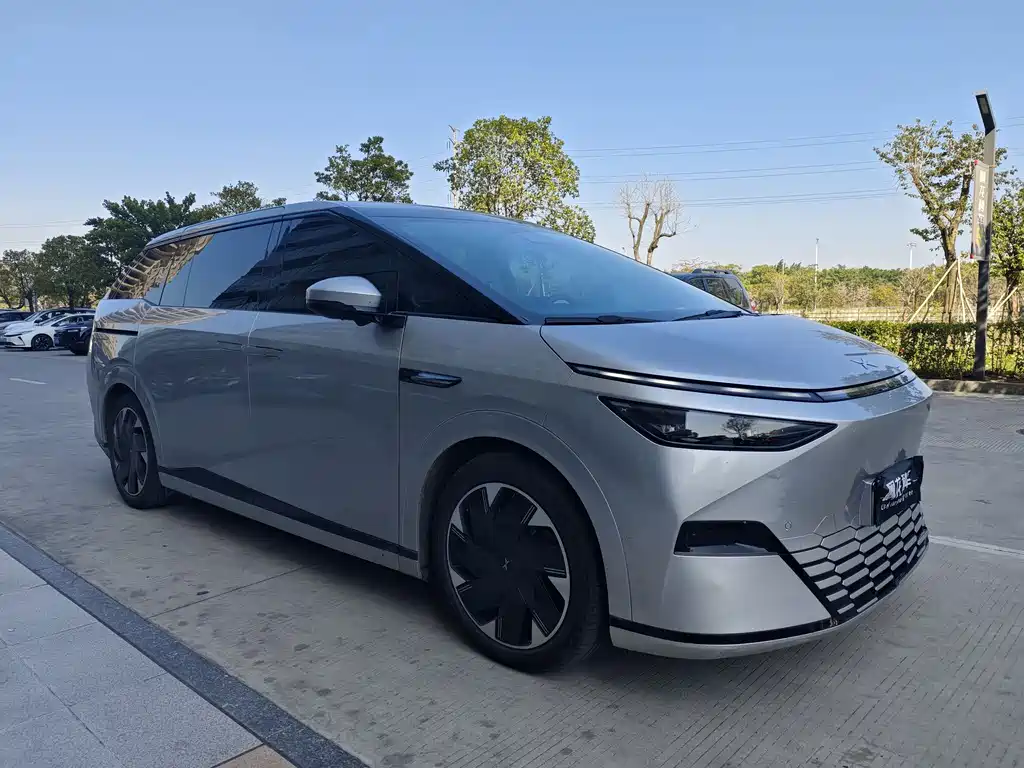 Xpeng X9 2024 Model 610 Long Battery Life Pro купить на сайте DeffCars