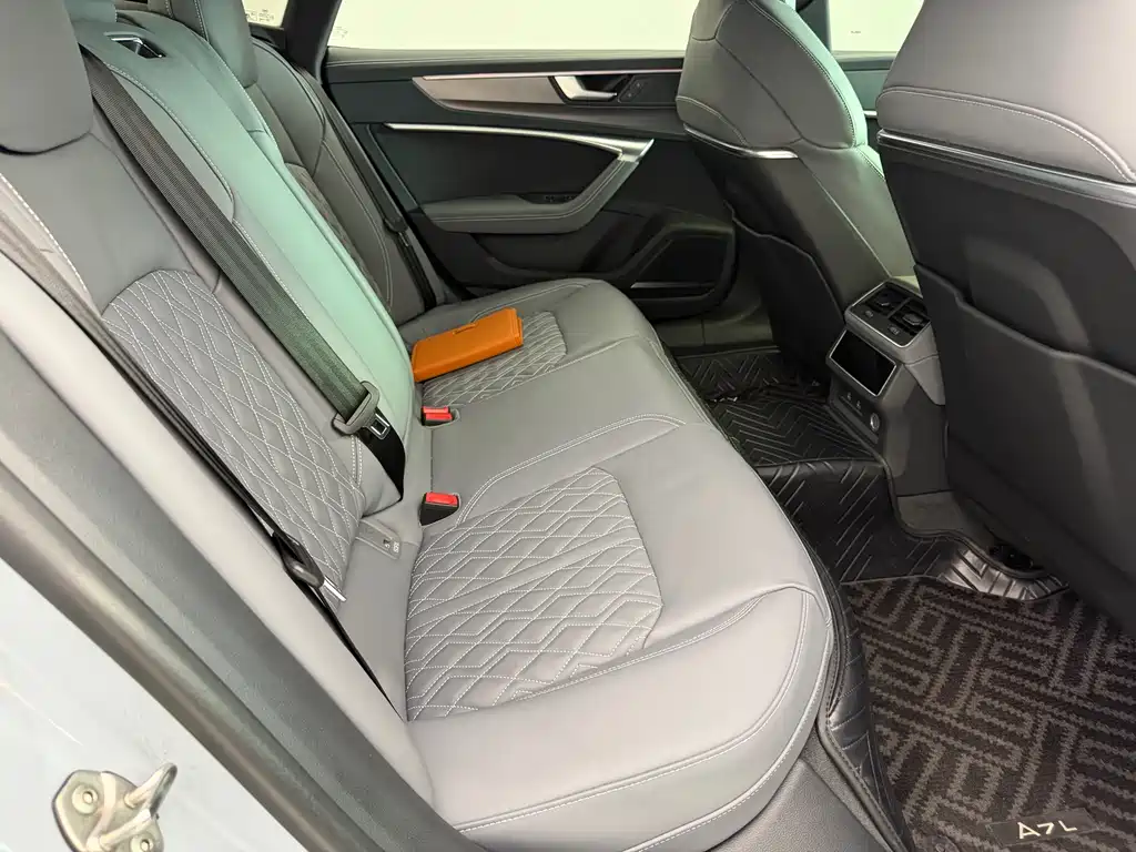 Audi A7L 2024 45 TFSI quattro RS package racing version купить на сайте DeffCars