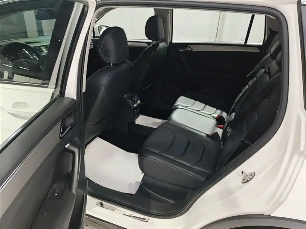 Tiguan L 2018 280TSI automatic two-wheel drive comfort version купить на сайте DeffCars