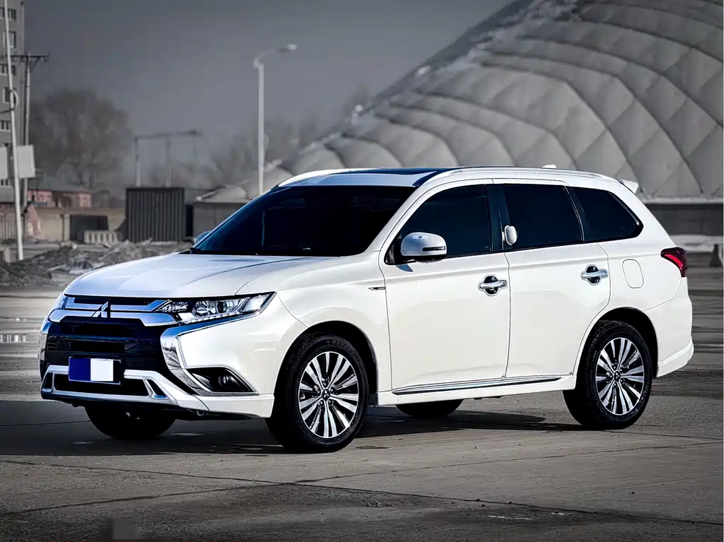 Outlander 2021 facelift 2.0L 2WD Enjoy Edition 5 seats купить на сайте DeffCars