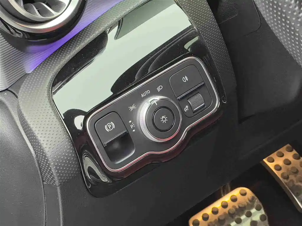 Mercedes-Benz A-Class AMG 2020 AMG A 35 L 4MATIC купить на сайте DeffCars