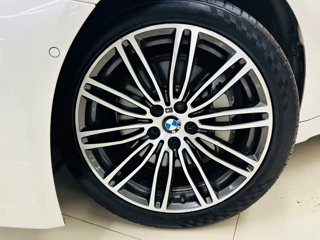 BMW 5 Series 2018 530Li Exclusive M Sports Package купить на сайте DeffCars