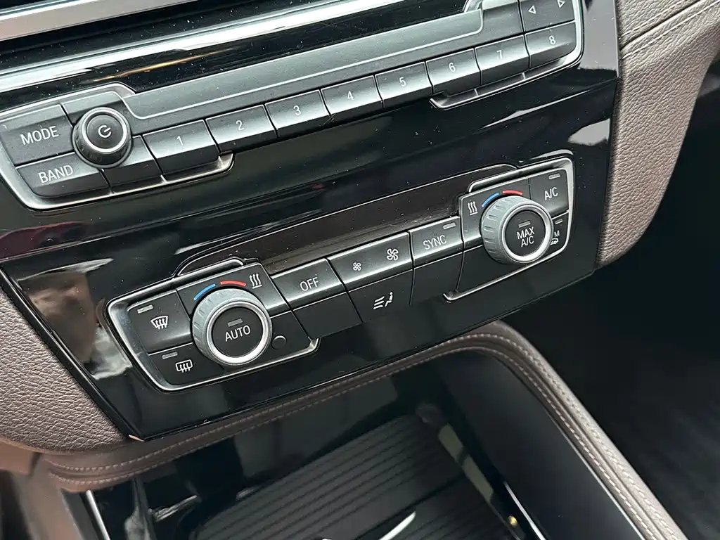 BMW X1 2021 xDrive25Li Exclusive Model купить на сайте DeffCars