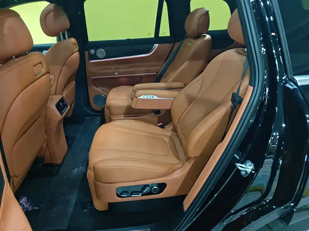 Wenjie M9 2025 extended range Ultra version 52kWh 6-seater version 192-line lidar) купить на сайте DeffCars