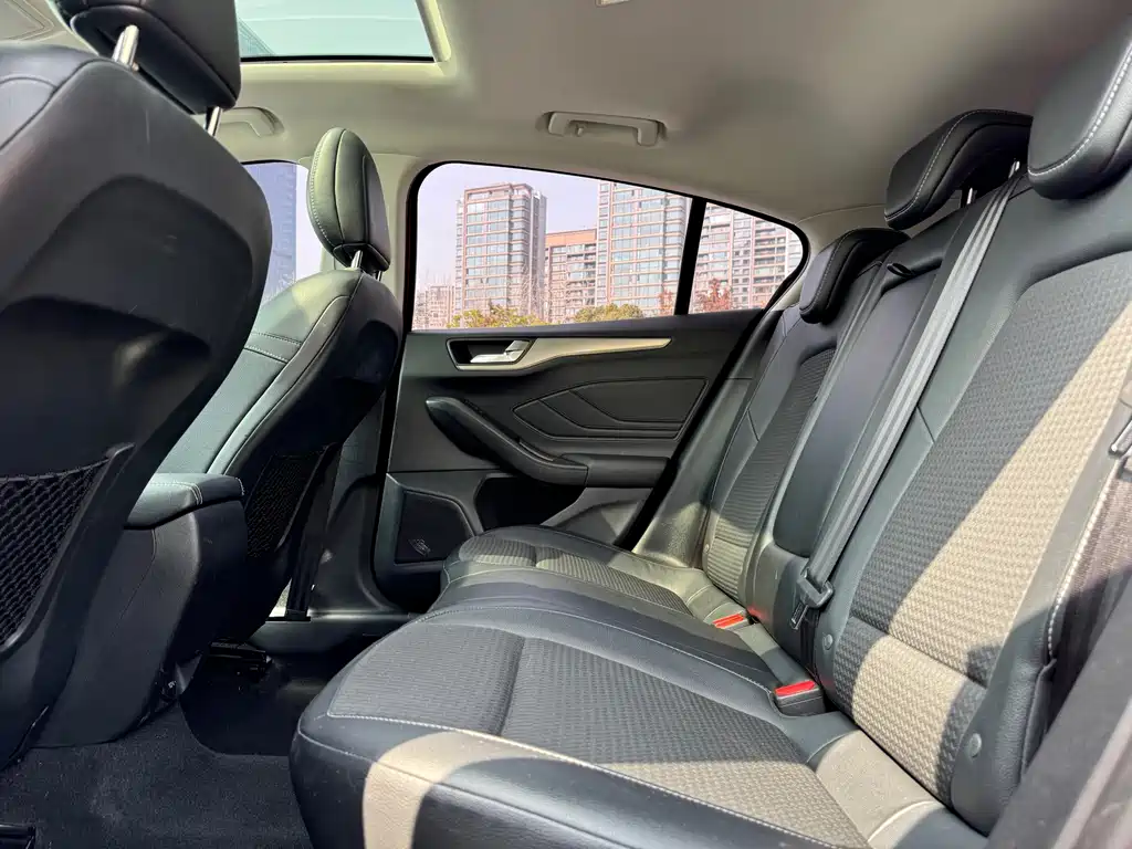 Focus 2019 Hatchback 1.5L Automatic NeochaEDGE National VI купить на сайте DeffCars