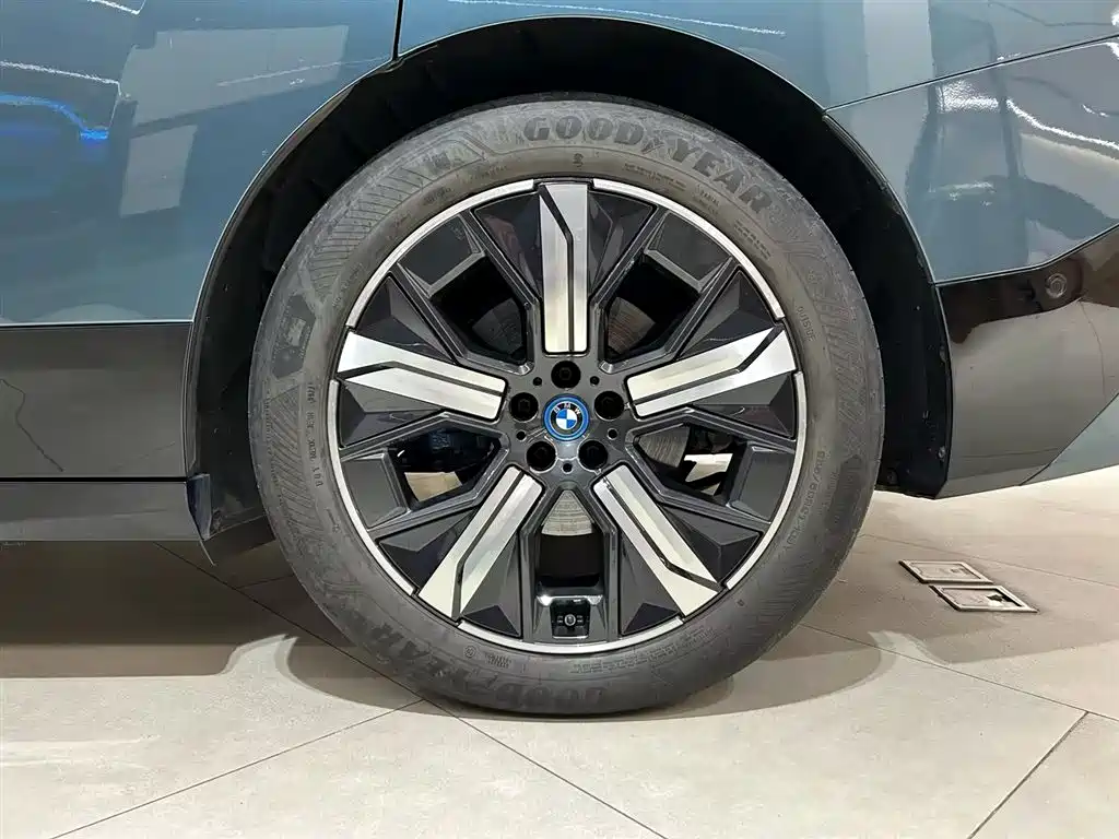 BMW iX 2023 xDrive50 купить на сайте DeffCars