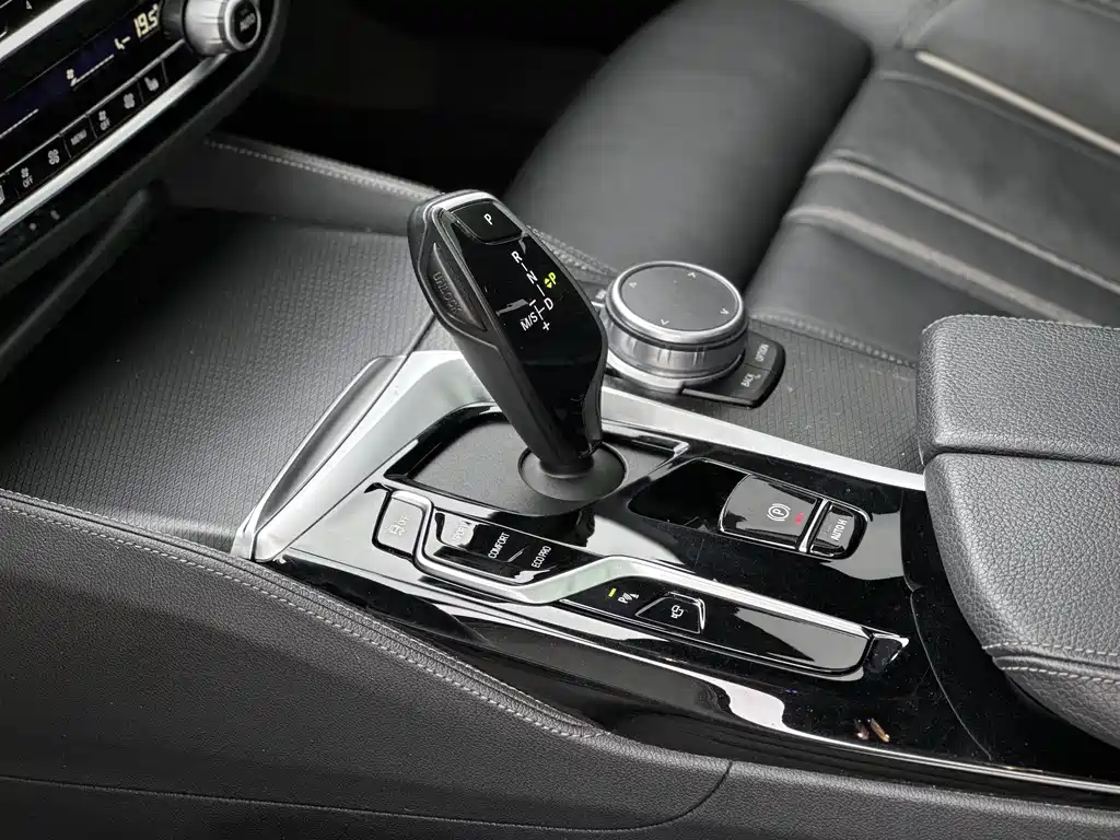 BMW 5 Series Imported 2022 Facelift 530i Fashion Edition M Sports Package купить на сайте DeffCars