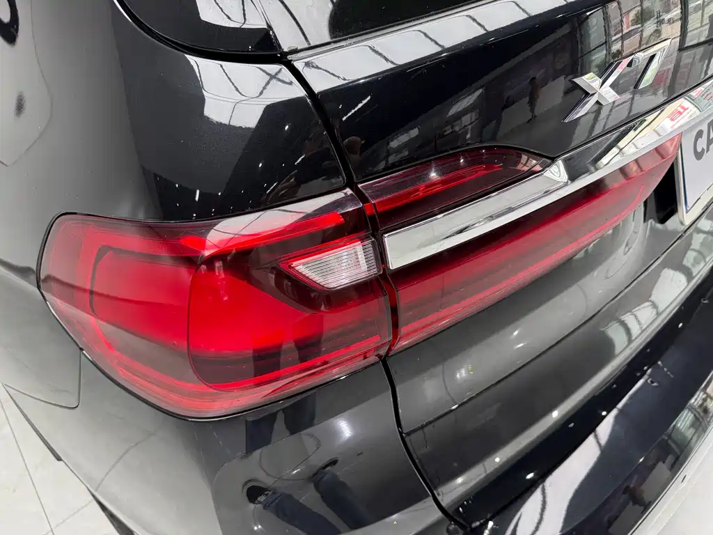BMW X7 2021 facelift xDrive40i leading luxury package купить на сайте DeffCars
