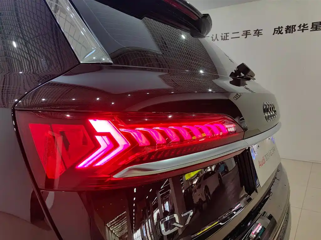 Audi Q7 2022 55 TFSI quattro S line sports купить на сайте DeffCars