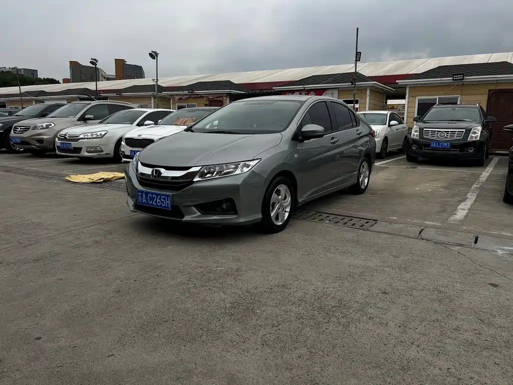 Fengfan 2015 1.5L CVT Deluxe Edition купить на сайте DeffCars