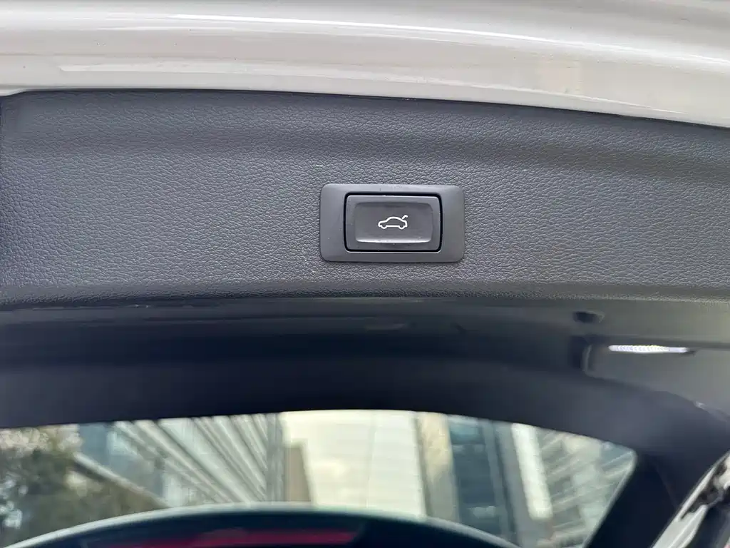 Audi Q3 2021 35 TFSI aggressive and dynamic купить на сайте DeffCars