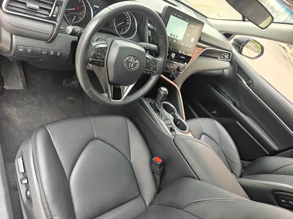 Camry 2021 2.0G Deluxe Edition купить на сайте DeffCars