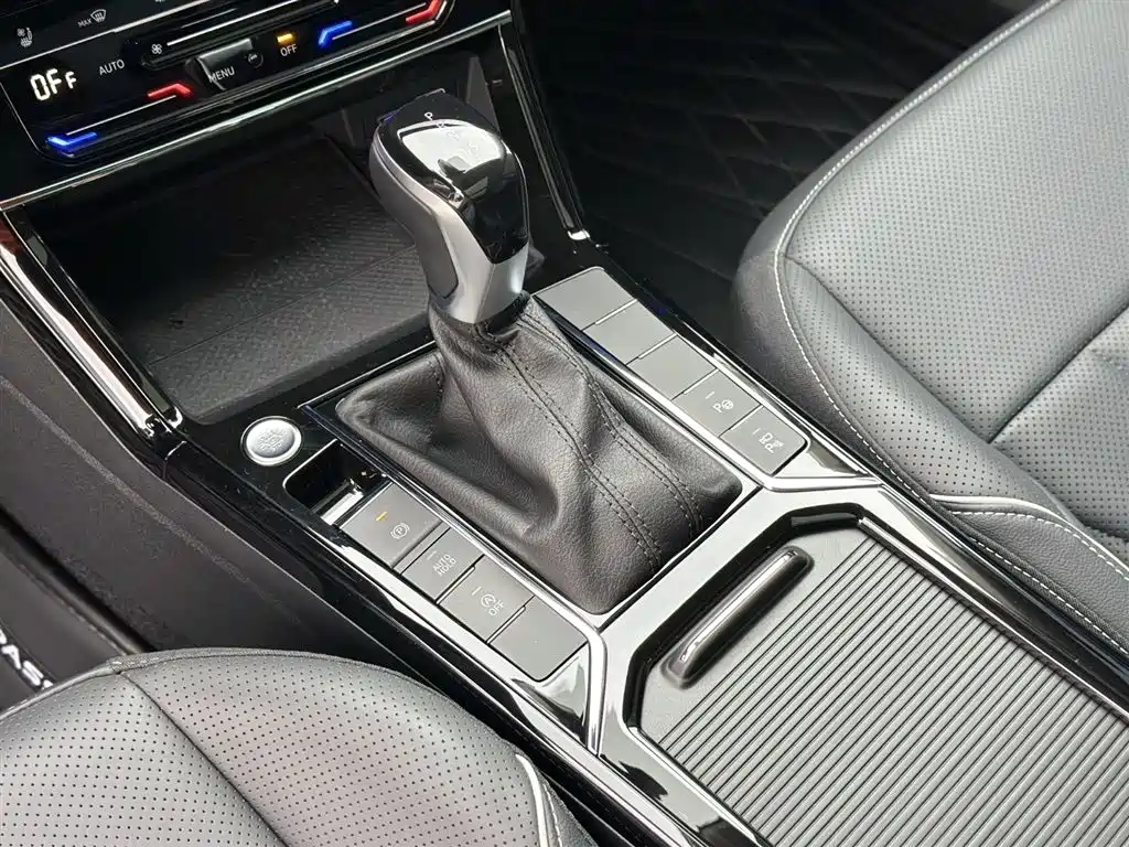 Passat 2023 facelift 380TSI luxury version купить на сайте DeffCars