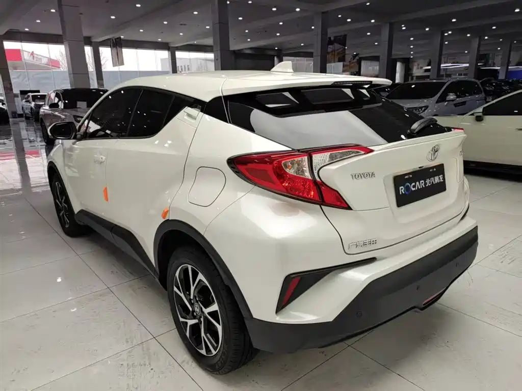 Toyota C-HR 2020 2.0L Leading Edition купить на сайте DeffCars