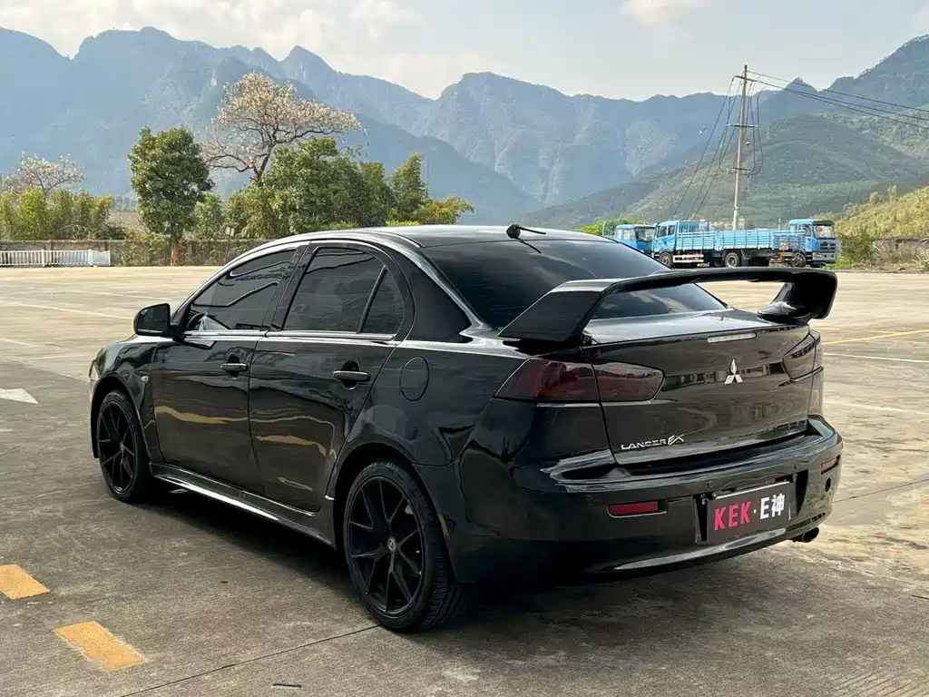 Yishen 2013 Fashion Edition 1.8L Manual Comfort Type купить на сайте DeffCars