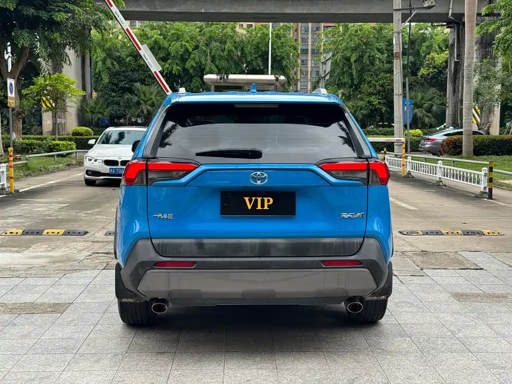 RAV4 Rongfang 2020 2.0L CVT two-wheel drive fashion version купить на сайте DeffCars