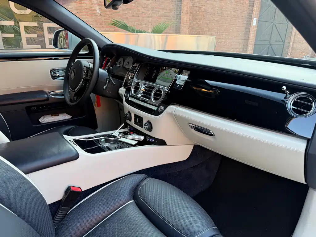 Ghost 2018 6.6T long wheelbase version купить на сайте DeffCars