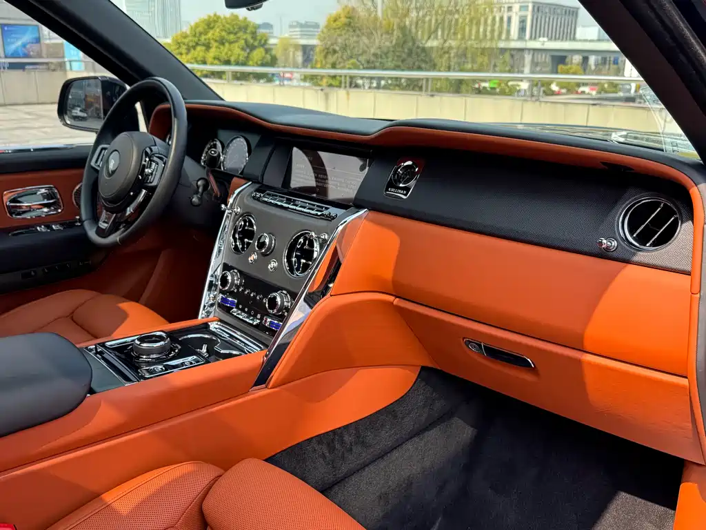 Cullinan 2018 four-seat version купить на сайте DeffCars