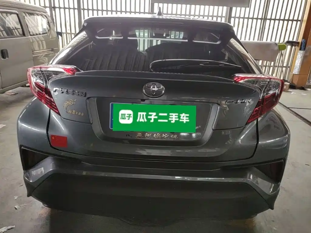 Toyota C-HR 2023 2.0L Leading Edition купить на сайте DeffCars