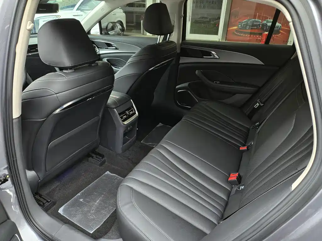 Hongqi H5 2023 1.5T DCT Zhilian Qiyun Edition купить на сайте DeffCars