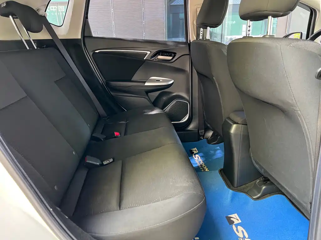 Fit 2018 1.5L CVT Comfort Sunroof Edition купить на сайте DeffCars