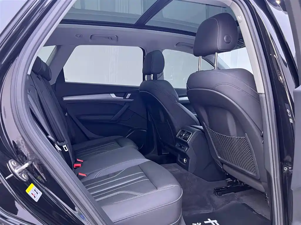 Audi Q5L 2024 40 TFSI Fashionable and Dynamic купить на сайте DeffCars