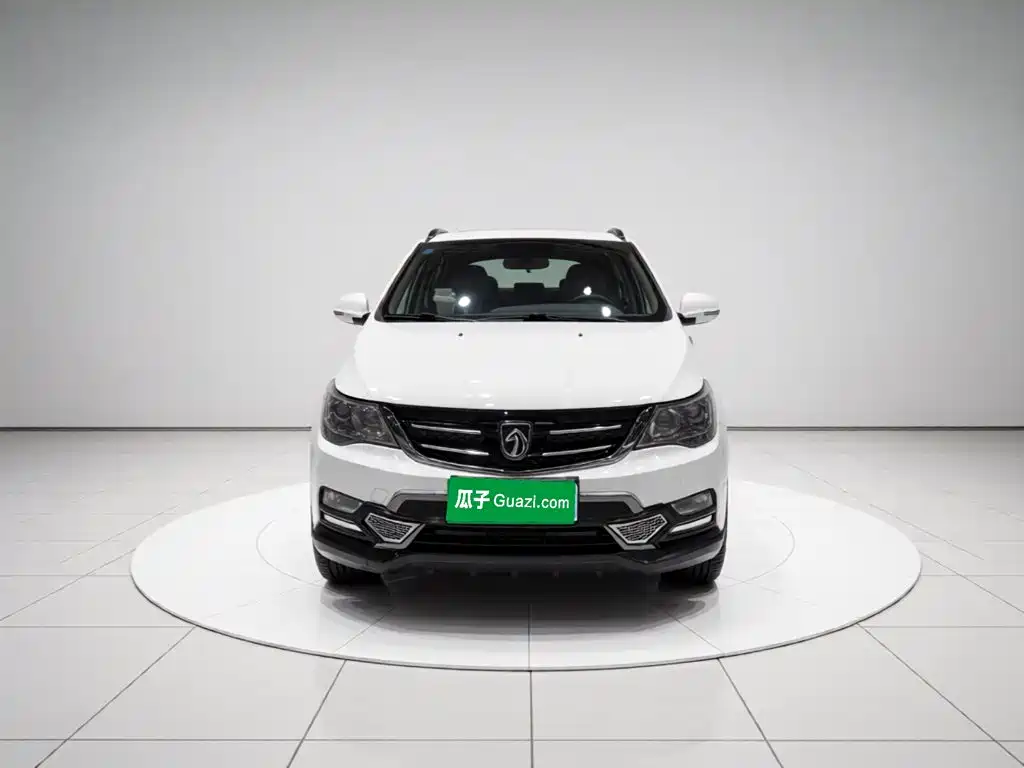 Baojun 730 2016 1.5L manual comfort type 7 seats National V купить на сайте DeffCars