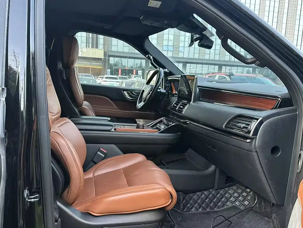 Navigator 2019 3.5T Honor Edition National VI купить на сайте DeffCars