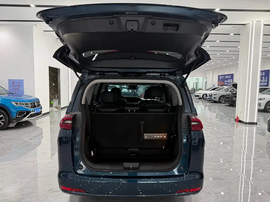 Trumpchi M6 2021 270T DCT Deluxe Edition (seven seats) купить на сайте DeffCars