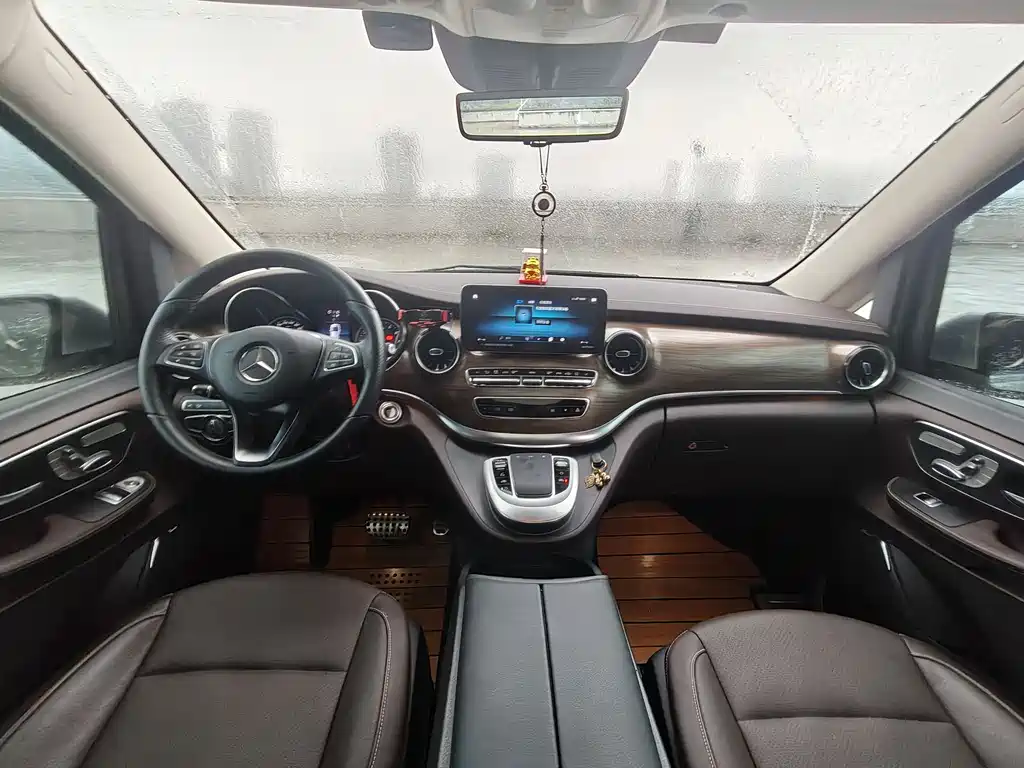Mercedes-Benz V-Class 2022 V 260 L Long Wheelbase Luxury Edition купить на сайте DeffCars
