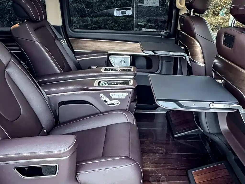 Mercedes-Benz V-Class 2022 V 260 L Long Wheelbase Premium Edition купить на сайте DeffCars