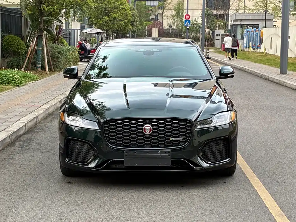Jaguar XFL 2021 XFL 2.0T P250 two-wheel drive elite sports version купить на сайте DeffCars