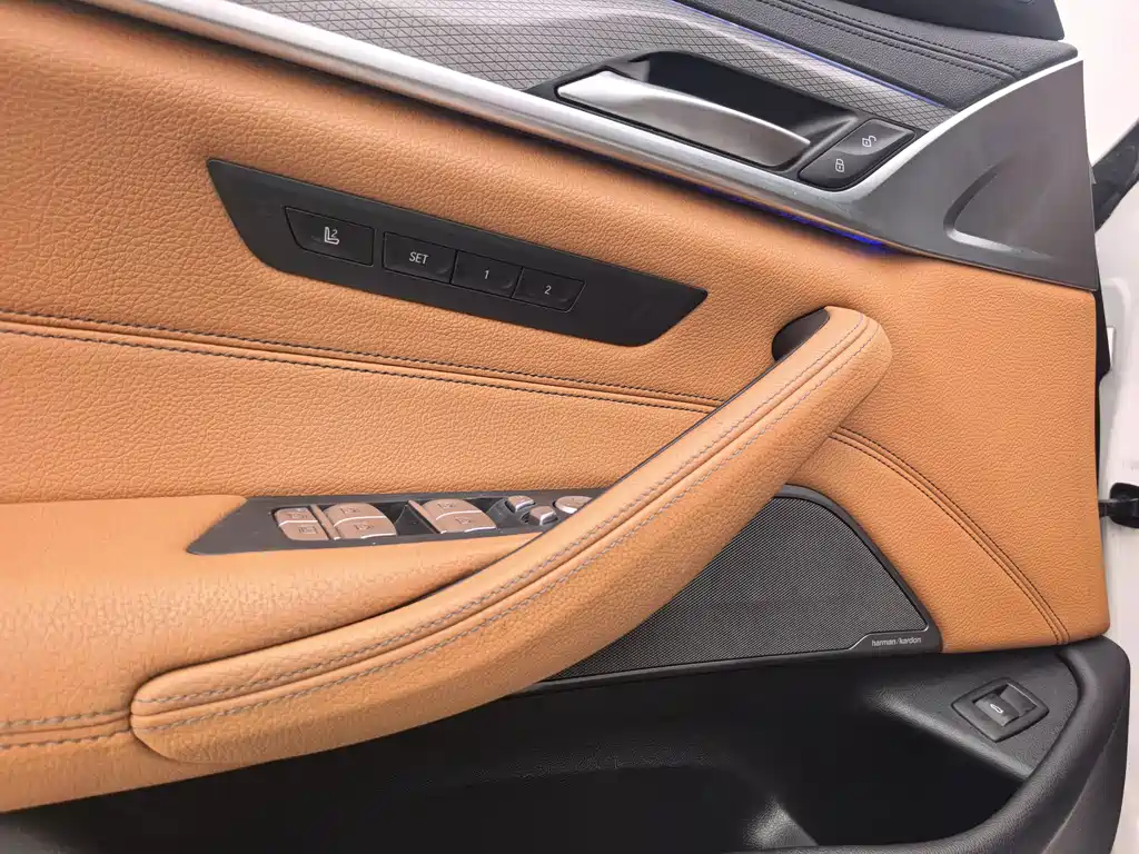 BMW 5 Series 2018 facelift 530Li Exclusive M Sports Package купить на сайте DeffCars