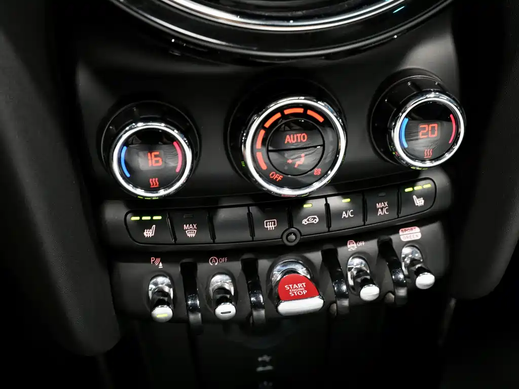 MINI 2023 1.5T COOPER Artist Five-Door Edition купить на сайте DeffCars