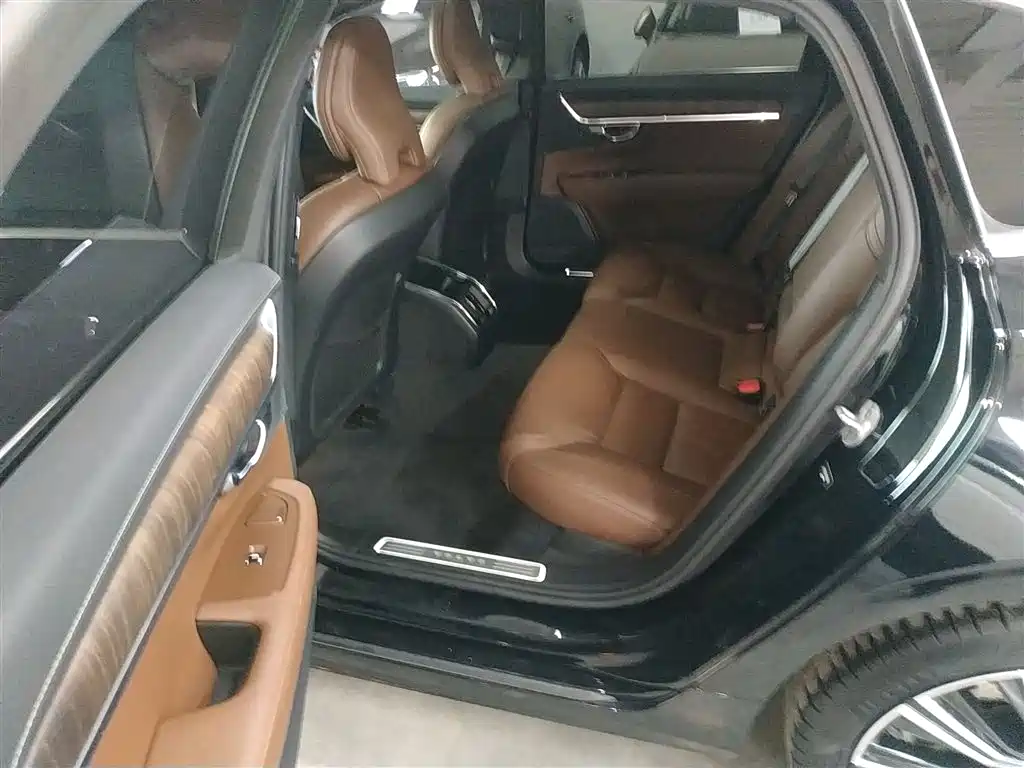 Volvo S90 2023 B5 Zhiyuan Luxury Edition купить на сайте DeffCars