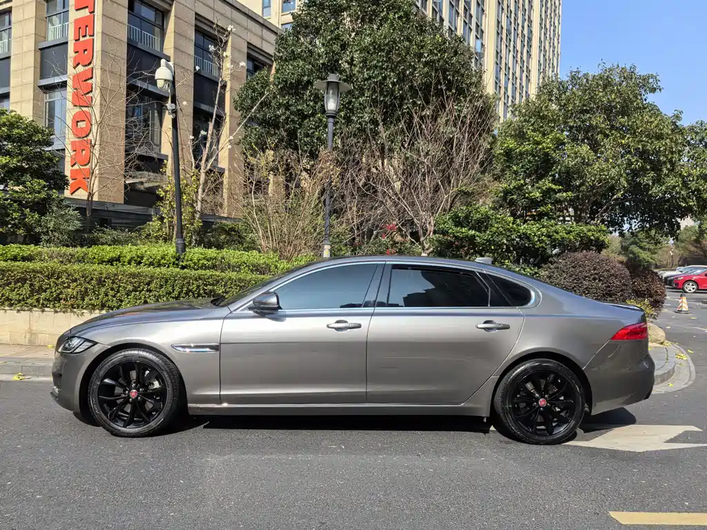 Jaguar XFL 2020 XFL 2.0T P250 two-wheel drive luxury version купить на сайте DeffCars