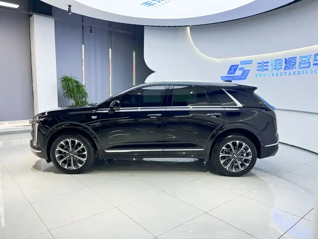 Cadillac XT5 2026 2.0T Metropolis купить на сайте DeffCars
