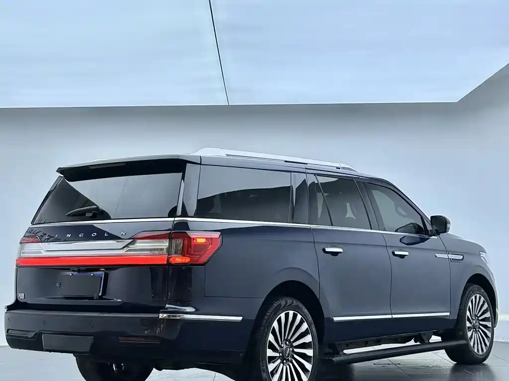 Navigator 2018 3.5T President Series National V купить на сайте DeffCars