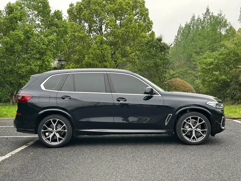 BMW X5 2022 xDrive 40Li M Sports Package купить на сайте DeffCars