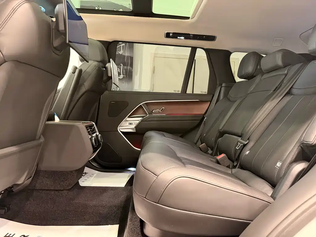 Range Rover 2024 3.0 L6 400PS Extended Edition купить на сайте DeffCars