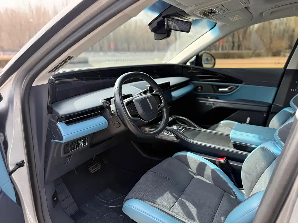 Voyager 2023 2.0T four-wheel drive Zunrui hybrid version купить на сайте DeffCars