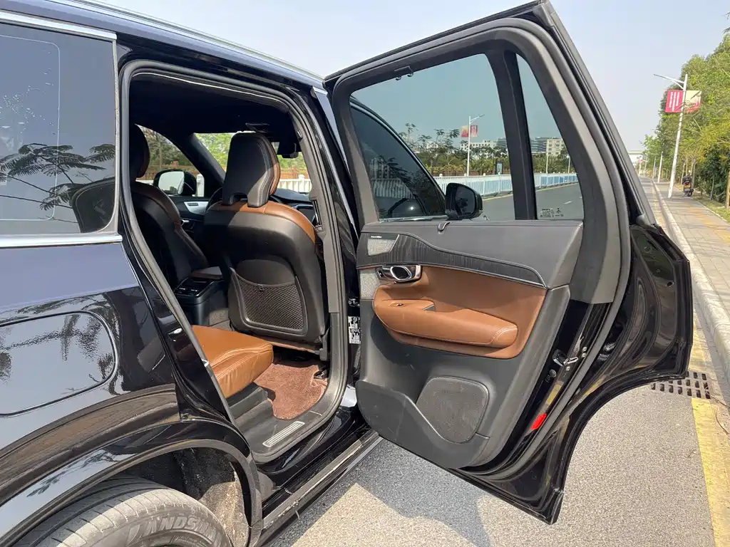 Volvo XC90 plug-in hybrid 2022 facelift E-drive hybrid T8 Zhizun Deluxe Edition 7 seats купить на сайте DeffCars