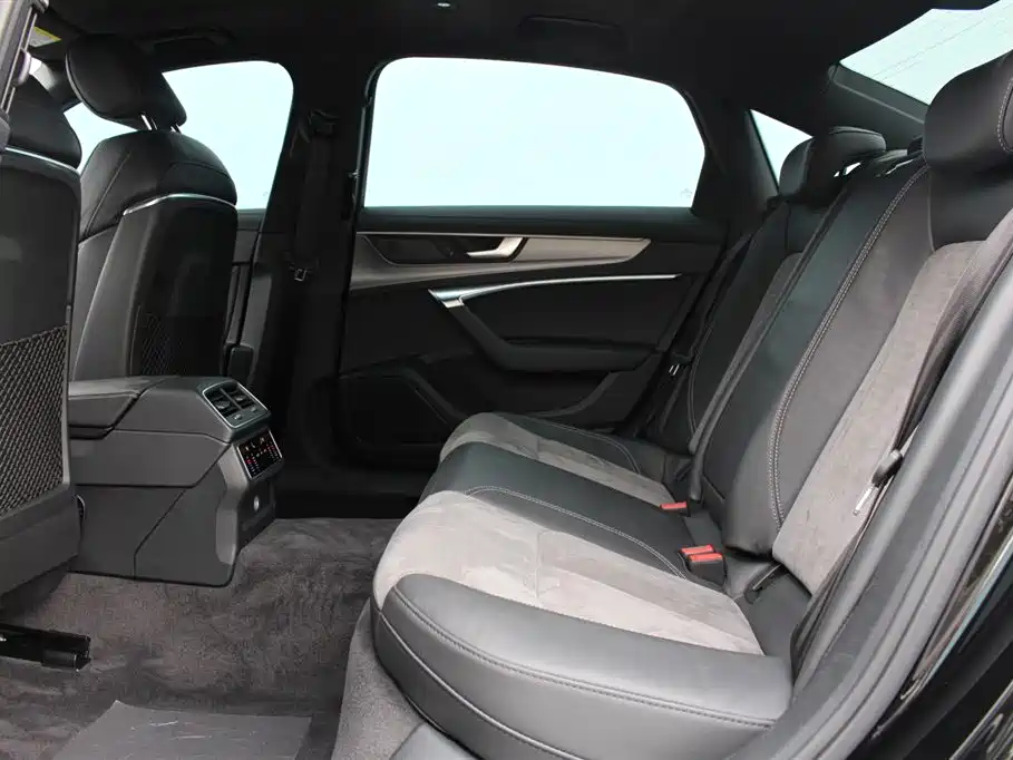 Audi A6L New Energy 2020 55 TFSI e quattro купить на сайте DeffCars